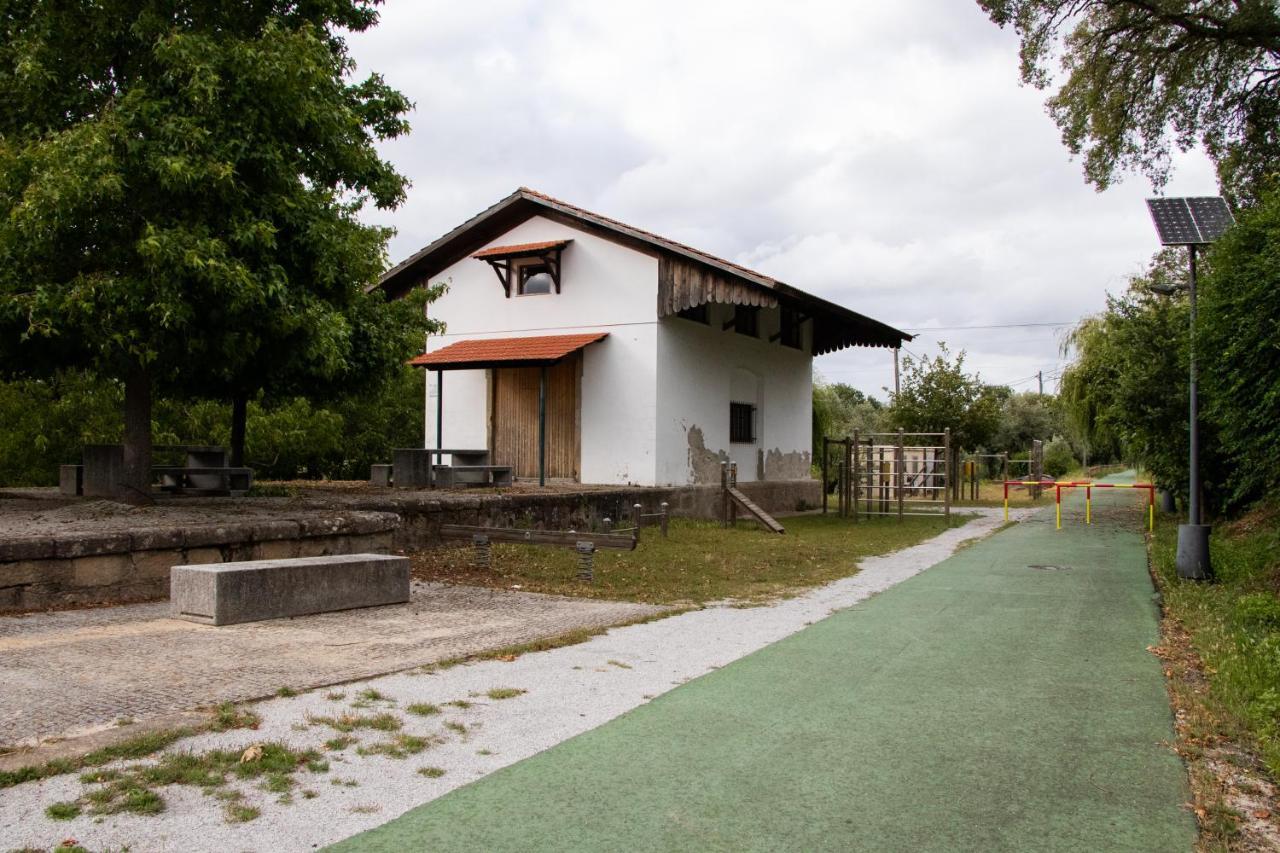 Ninho D'Arara Bed and Breakfast Tondela Exteriör bild