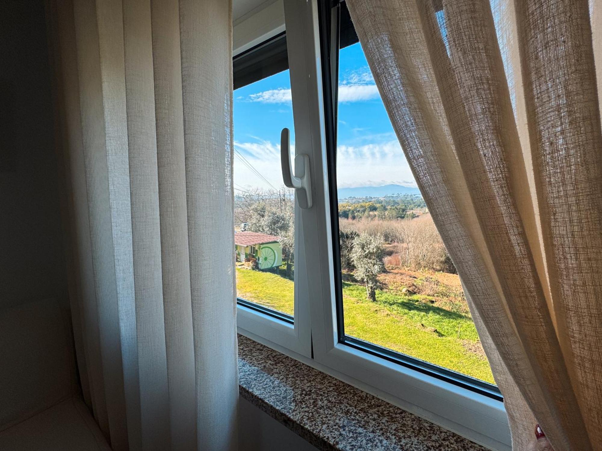 Ninho D'Arara Bed and Breakfast Tondela Exteriör bild